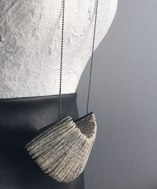 Triangular Be-Fold necklace 4fn